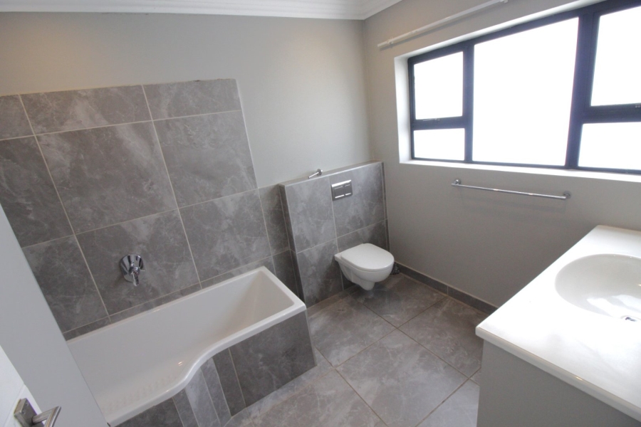 5 Bedroom Property for Sale in Noorsekloof Eastern Cape